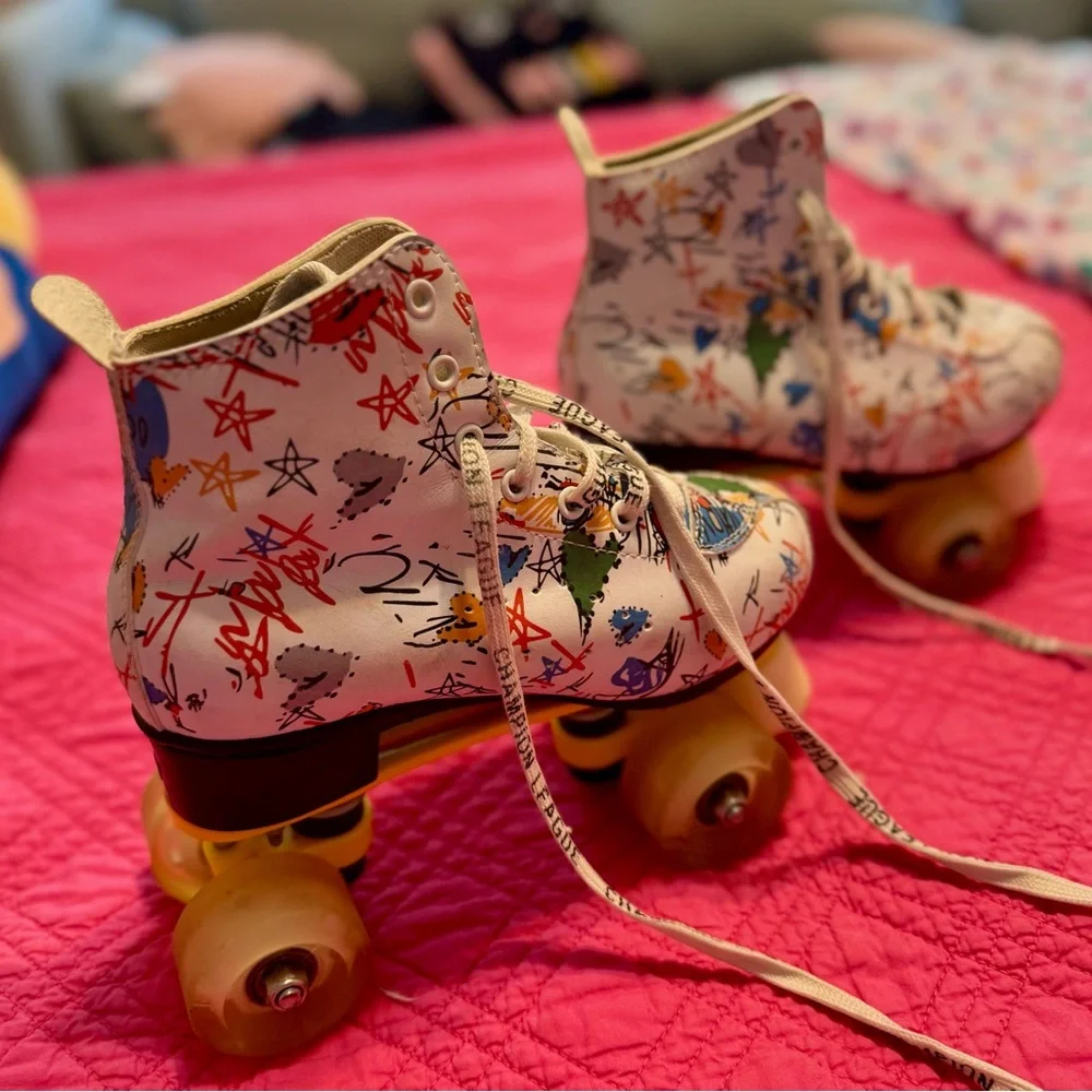 Amazon Colorful Kids Roller Skates - Picture 5 of 8